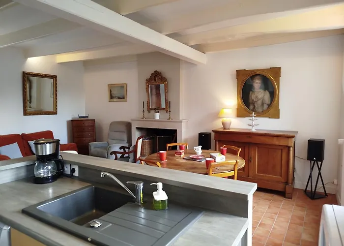 Les Hirondelles En Baie Du Mont St Michel Saint-Jean-le-Thomas